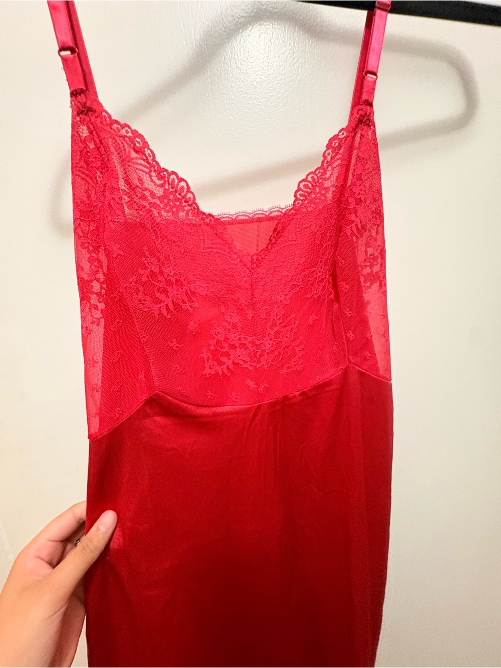 Vanity Fair Scarlet Lace-Trim Slip Chemise - Picture 3 of 11